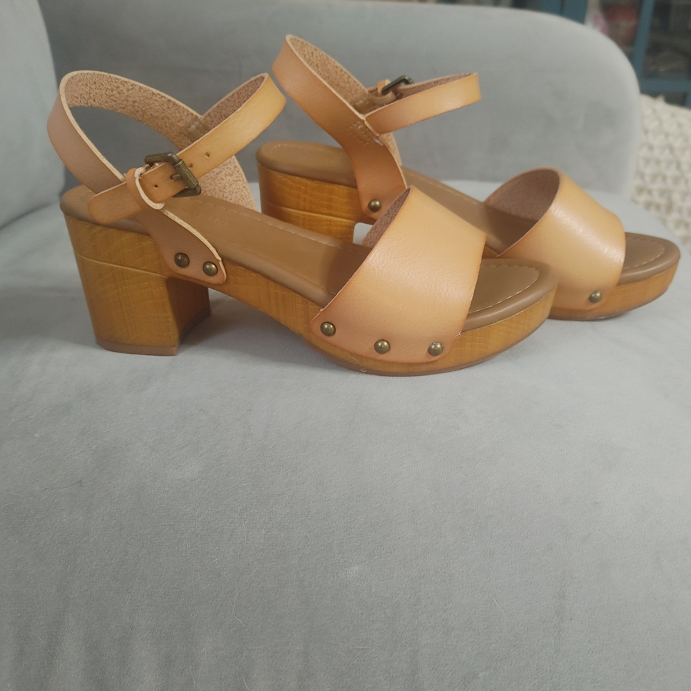 Tan Leather Women's Sandals